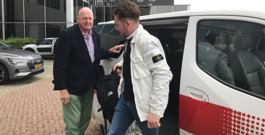 Interview met 65plus vedette Theo: “Geef senioren een kans”