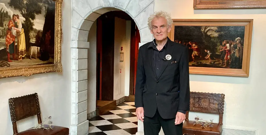 AOW'ers Aukje, Jan en Hans werken in de hospitality: “Heerlijk om onder de mensen te zijn”