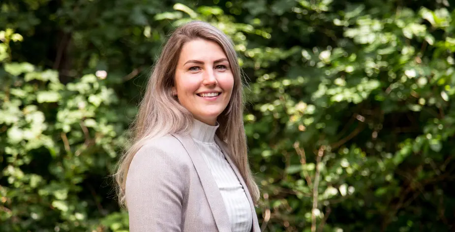 Projectcoördinator Linda over werken bij 65plus: “Ik wist niet of recruitment of kantoorwerk wel iets voor mij was, maar hier vond ik mijn draai”