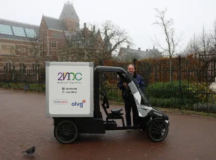 Fietskoerier Harry werkt bij 2MC